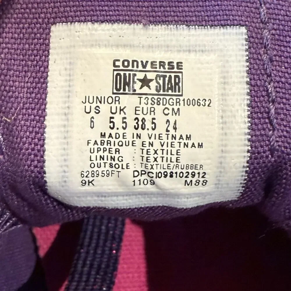 Converse One Star Kids' Size 6 Vibrant Purple and Pink Metallic Kiss Sneakers